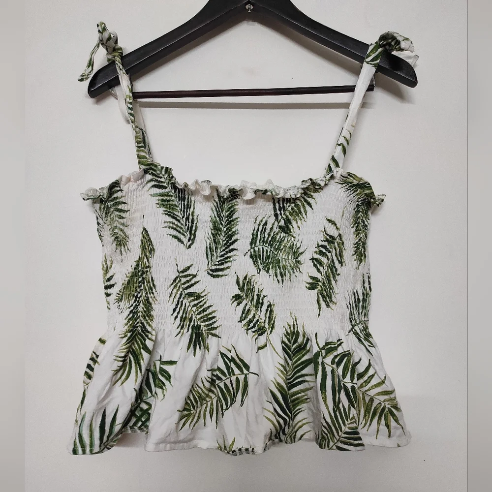 H&M Palm Print Smocked Top 💚 - Picture 2 of 13